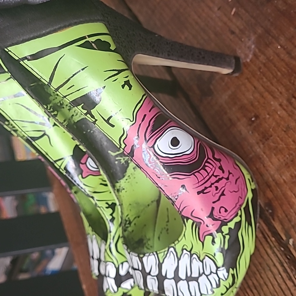 Iron fist heels - Picture 2 of 3